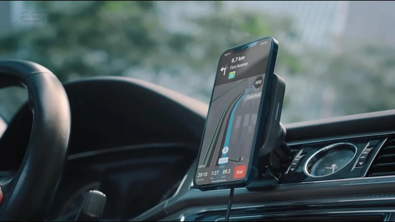 Y'a pas plus simple pour faire tenir un mobile dans votre voiture